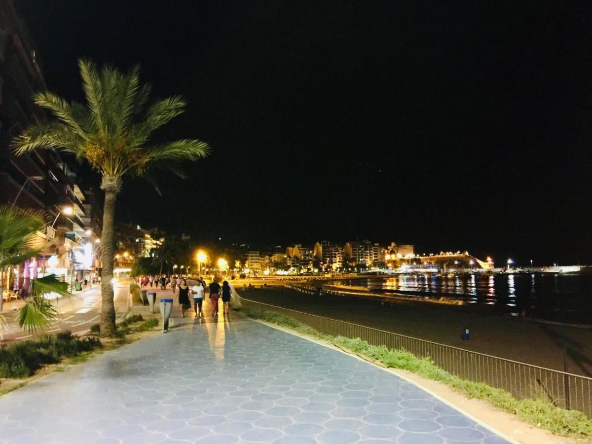 Magic Studio With Swimming Pool Μπένιντορμ Εξωτερικό φωτογραφία