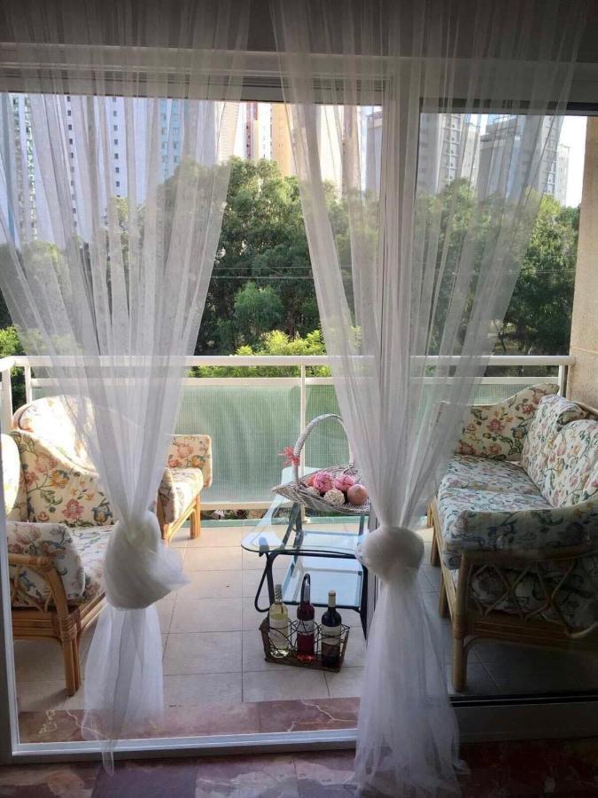 Magic Studio With Swimming Pool Μπένιντορμ Εξωτερικό φωτογραφία