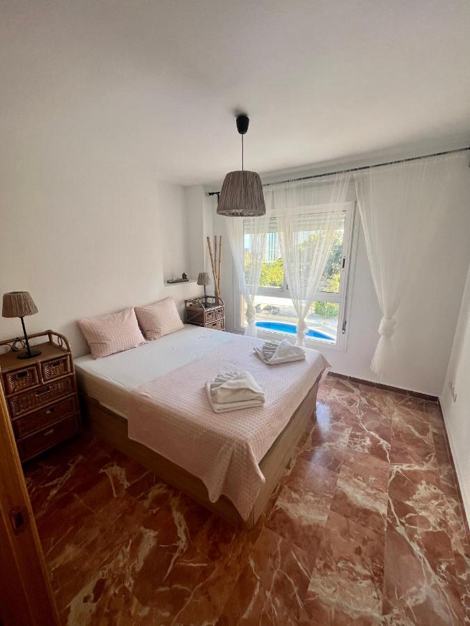Magic Studio With Swimming Pool Μπένιντορμ Εξωτερικό φωτογραφία