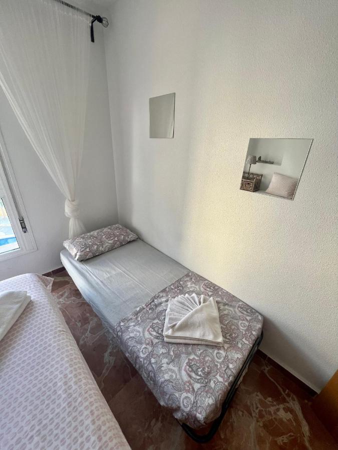 Magic Studio With Swimming Pool Μπένιντορμ Εξωτερικό φωτογραφία